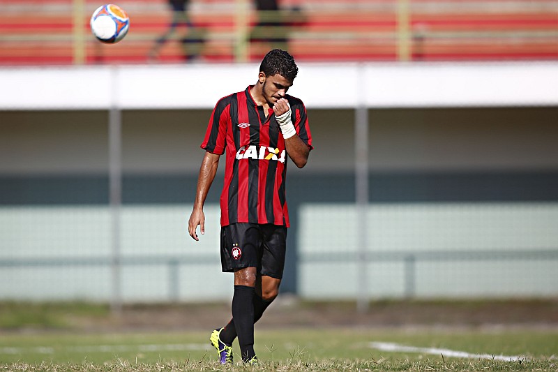 Mosquito fez seu primeiro gol como profissional em sua estreia no sub-23 atleticano | Felipe Rosa/ Tribuna do Paraná