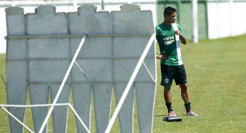 Titular hoje, o meia Dudu espera garantir espaço no clássico contra o rival Atlético | Marco André Lima/ Gazeta do Povo