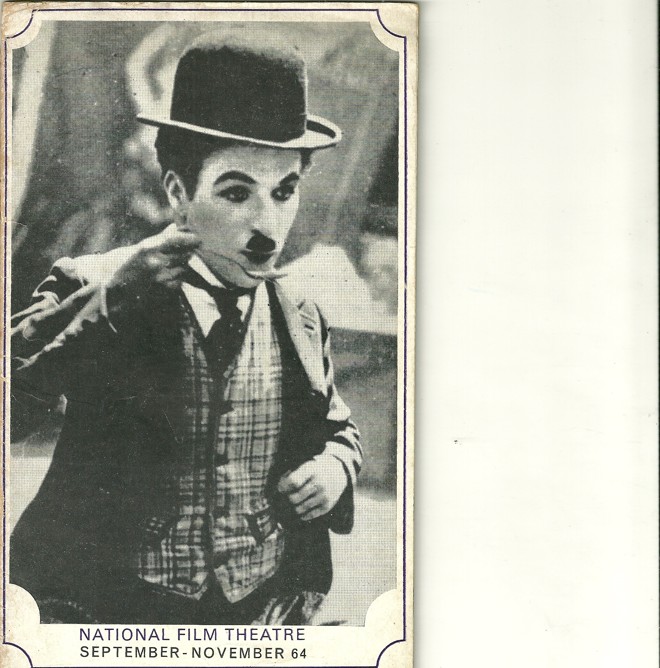 O acessório tornou-se um item básico entre comediantes, como o personagem Carlitos e a dupla O Gordo e o Magro |