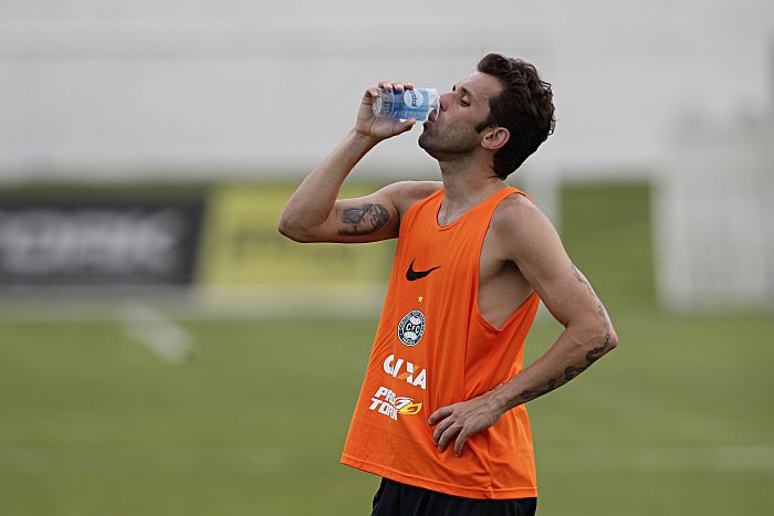 Lincoln reabriu a negociação para ir jogar no Bahia | Felipe Rosa / Gazeta do Povo
