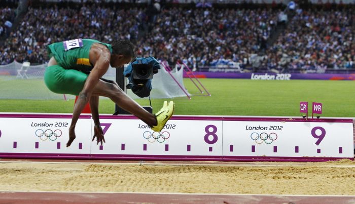 Saltador Mauro Vinícius da Silva, o Duda, será um dos contemplados do plano de ajuda ao atletismo do COB | Daniel Castellano / Gazeta do Povo