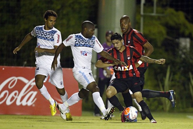 O Atlético dominou a maior parte da partida contra o Londrina, mas saiu sem a vitória |
