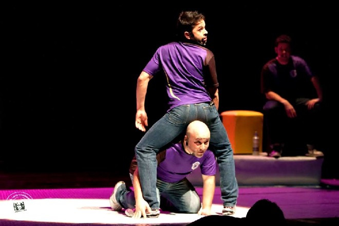 Santo Improviso reúne comediantes de várias vertentes |
