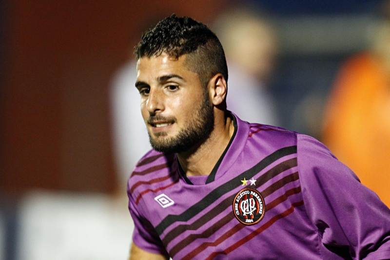 Fran Mérida deve iniciar como titular hoje à noite na Vila | Albari Rosa/ Gazeta do Povo