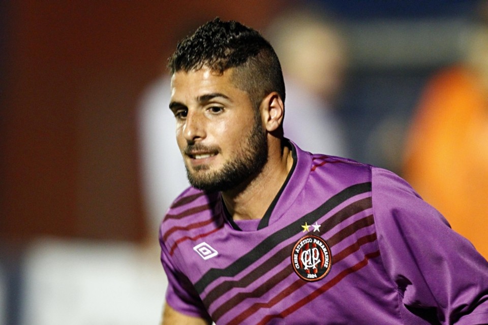 Fran Mérida deve iniciar como titular hoje à noite na Vila | Albari Rosa/ Gazeta do Povo