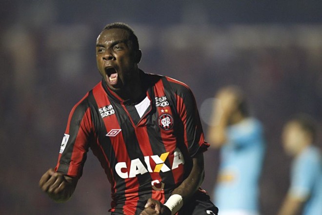 Aos 16 do segundo tempo, saiu o gol do Atlético: Manoel aproveitou cruzamento de Mérida e abriu o placar |
