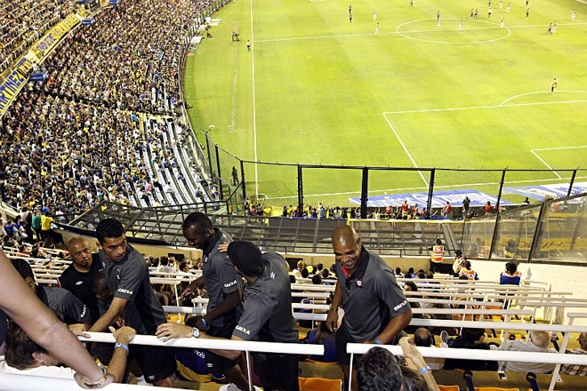 Elenco Atleticano foi conferir Boca x Estudiantes no mítico estádio La Bombonera, em Buenos Aires | 