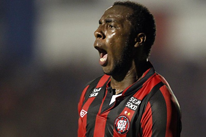 Manoel bateu com tranquilidade e fez |