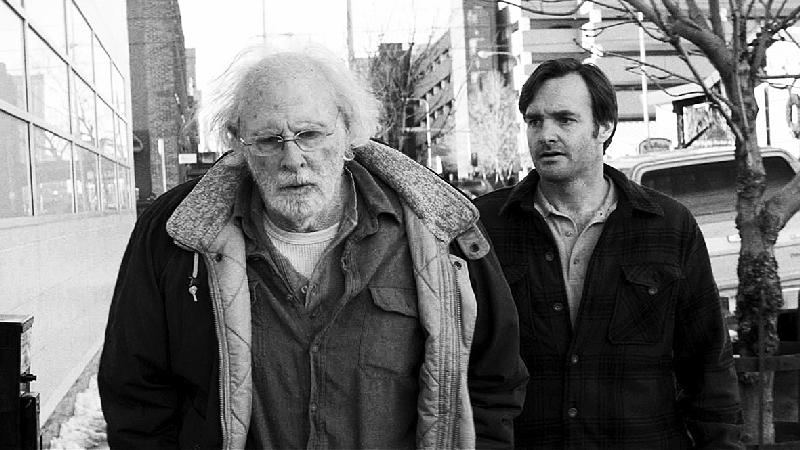 Woody (Bruce Dern) e seu filho David (Will Forte) fazem juntos uma jornada de reconciliação em Nebraska | Divulgação