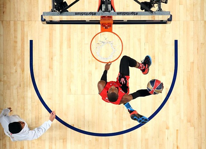 Terence Ross, do Toronto Raptors, salta no concurso de enterradas do All-Star Games |