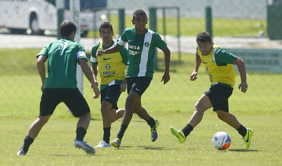 Anderson Aquino pode voltar ao time do Coxa no Atletiba | Marco André Lima / Gazeta do Povo