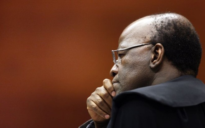 Meritíssimos em atrito: O presidente do STF, Joaquim Barbosa (foto acima), revoga no dia 11 a decisão de Ricardo Lewandowski sobre análise de pedido do ex-ministro José Dirceu para trabalhar. Ministros dizem que clima no tribunal está 