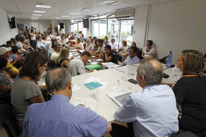 Reunião do conselho: membros ligados aos servidores são contrários à proposta | 