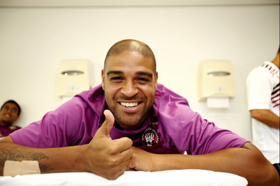 Adriano dá sequência ao trabalho de recondicionamento físico no CT do Caju: atacante ficou impressionado com a estrutura | Marcelo Andrade/Gazeta do Povo