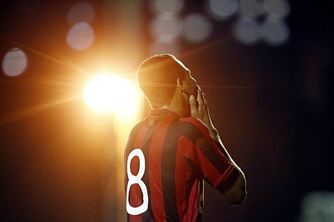 Hernani lamenta uma chance perdida pelo Atlético |