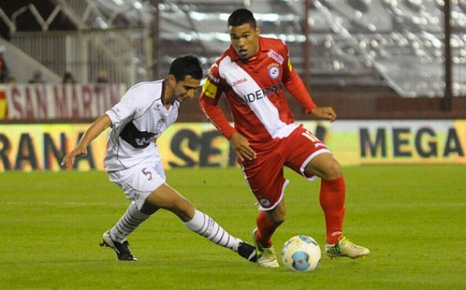 Matías Mirabaje vai defender o Furacão na Libertadores | Divulgação Argentino Jrs