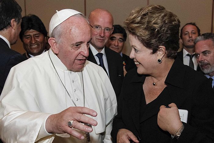 Dilma e o papa Francisco durante a Jornada Mundial da Juventude, no Rio, primeira visita dele ao Brasil | Roberto Stuckert Filho / Reuters