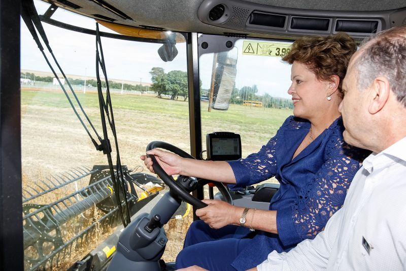 Presidente Dilma Rousseff durante cerimônia de abertura oficial da colheita da safra brasileira de grãos 2013/2014 em Lucas do Rio Verde (MT) | Roberto Stuckert Filho / Presidência da República / Divulgação