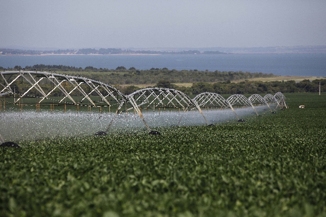 6 milhões de hectares de lavouras são irrigados no Brasil. Metade dessa área é usada no cultivo de grãos e, dessa metade, pouco mais de um quarto tem soja | Jonathan Campos/gazeta Do Povo
