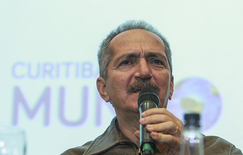 Aldo Rebelo demonstrou otimismo com a mudança de ritmo das obras na Baixada | Daniel Castellano / Gazeta do Povo