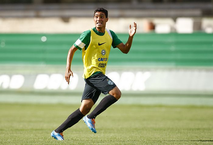 Denner é um dos promovidos à equipe principal do Coritiba | Hugo Harada / Gazeta do Povo
