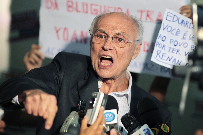 Suplicy: apoio às "vaquinhas" para os mensaleiros | Ueslei Marcelino/ Reuters