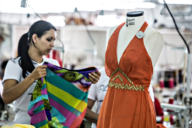 O segmento do vestuário foi o que mais cresceu em 2013, com aumento de quase 29% nas receitas | Brunno Covello/ Gazeta do Povo