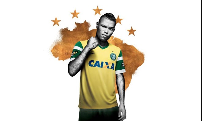 Júnior Urso foi o modelo para a divulgação do novo uniforme | 