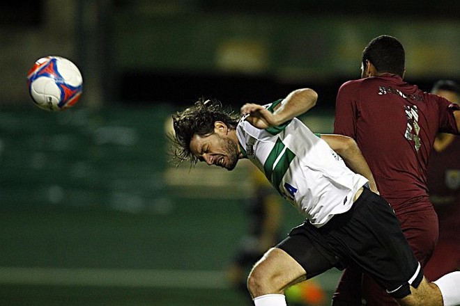 Germano espanta o perigo na vitória do Coxa sobre o J.Malucelli |