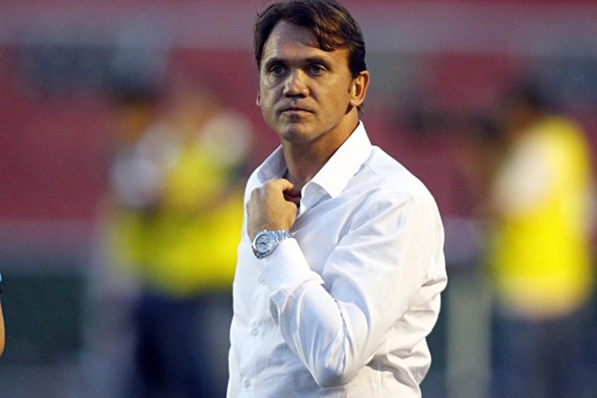 Vitória diante do Coritiba trouxe alívio a Petkovic no comando do Atlético | 