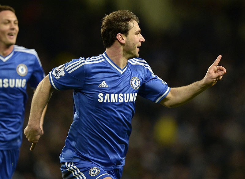 O defensor sérvio Ivanovic, do Chelsea, comemora o gol que deu a vitória sobre o Manchester City fora de casa | Nigel Roddis / Reuters