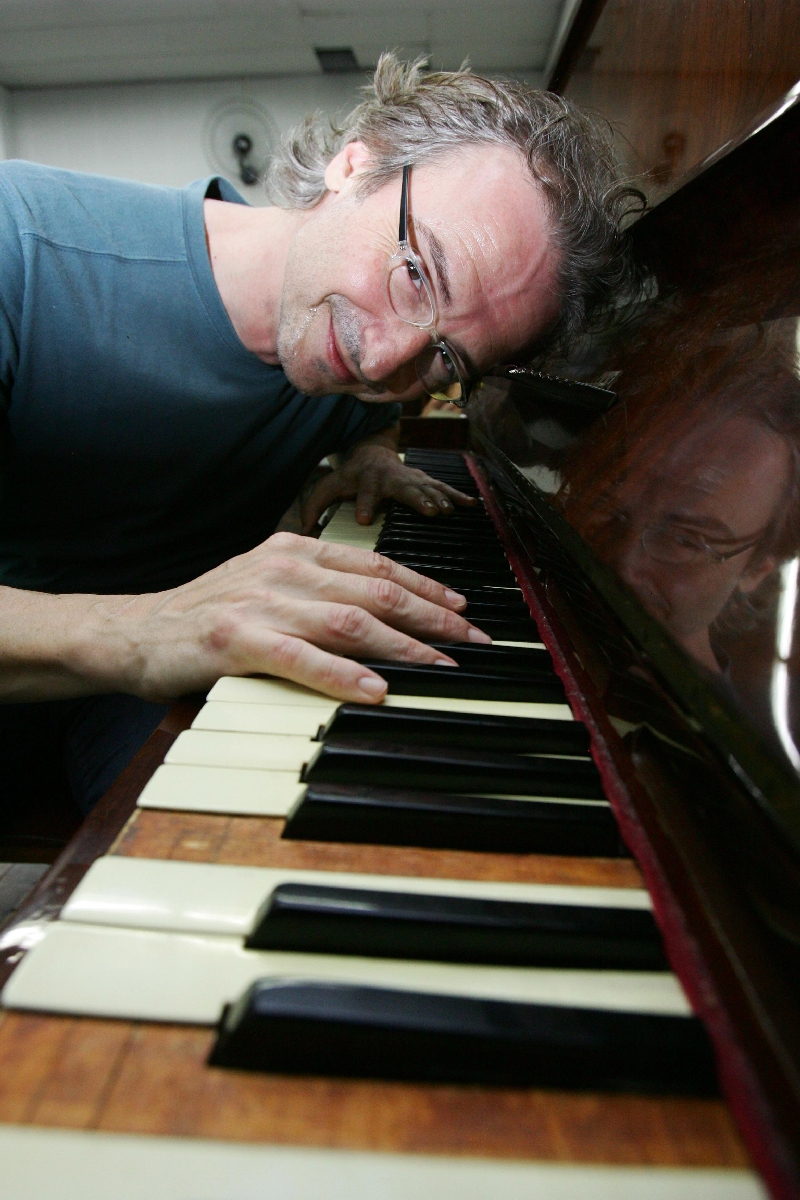 Além de manter a dupla cômica, músico gravou álbuns variados | Daniel Castellano/Gazeta do Povo