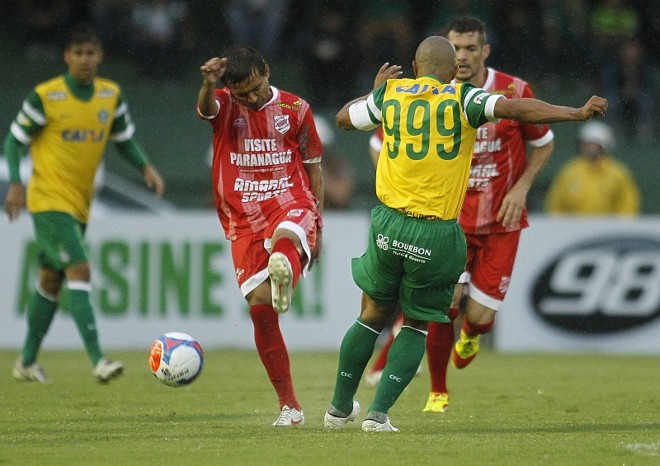 Alex entrou com a camisa 999 em alusão aos 999 jogos na carreira |