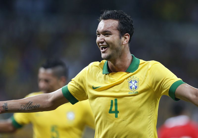 O zagueiro disputava a última vaga para zagueiros com Henrique (Palmeiras), Dedé (Cruzeiro) e Marquinhos (PSG) | Sergio Moraes/Reuters