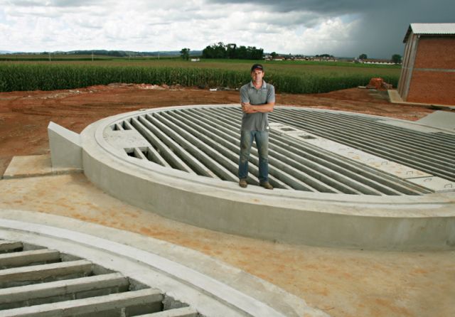 O produtor Richard Bosmuller está construindo três silos, com capacidade total de 2 mil toneladas, nas suas propriedades em Castro | Josua© Teixeira / Gazeta Do Povo