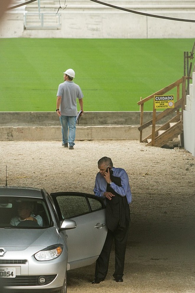 Presidente do Atlético, Mario Celso Petraglia, chega à Arena da Baixada para inspeção da Fifa | 