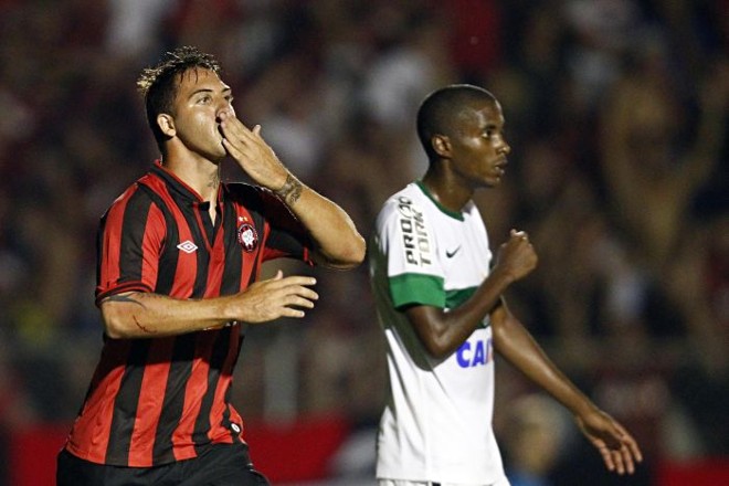 Bruno Furlan só entrou no segundo tempo, no lugar de Douglas Coutinho, mas teve tempo de fechar o placar | 
