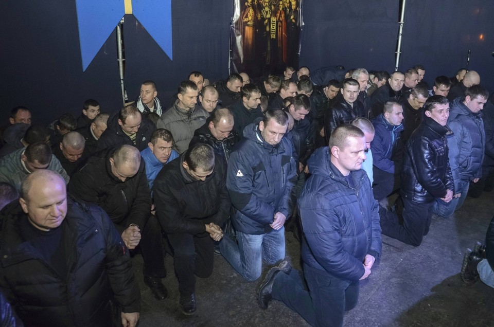 Policiais da tropa de choque de Lviv pedem perdão aos cidadãos | Reuters/Roman Baluk