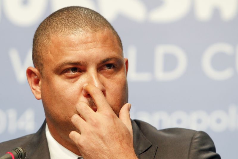 Ronaldo escreveu uma nota para criticar Romário | Hugo Harada / Gazeta do Povo