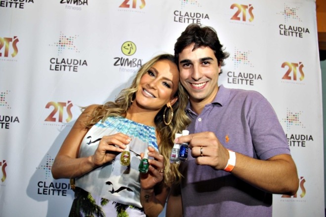 Fabrício Bonin, diretor executivo da Bonyplus, detentora da marca Beautycolor, foi a Salvador para a PoolParty, festa promovida pela cantora Claudia Leitte na terça-feira de Carnaval, na qual ela lançou a nova coleção de esmaltes da indústria paranaense. A linha foi batizada de Claudia Leitte Copa 2014 | Roberta Di Pierro