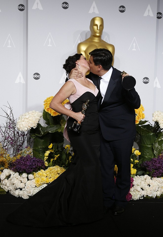 Kristen Anderson Lopez e Robert Lopez ficaram com o Oscar de melhor canção original, por