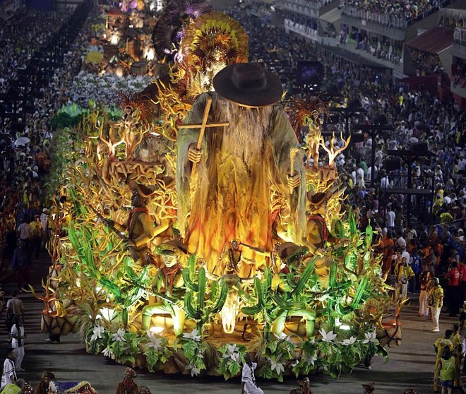 Carro alegórico da São Clemente | 