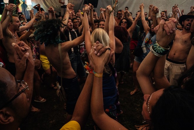 Cirandas de improviso podem te pegar desprevenido. E aí, a melhor dica é entrar na roda |