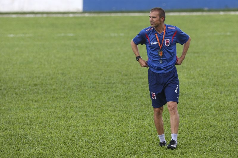 Por causa da paralisação dos atletas, técnico Milton Mendes perdeu o último trabalho com o time paranista antes do clássico com o Atlético | André Rodrigues / Gazeta do Povo