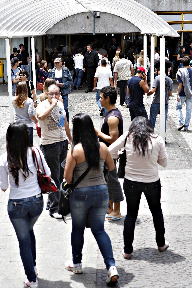 Todos os estudantes que participaram do Enem desde 2010 poderão concorrer a bolsas do Prouni | Marcelo Elias/Arquivo/Gazeta do Povo