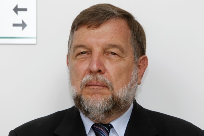 Flávio Arns (PSDB):Atual vice-governador, pode repetir a dobradinha com Richa em uma chapa pura. Entretanto, pela conjuntura atual, é mais provável que o PSDB abra espaço para outro partido. |