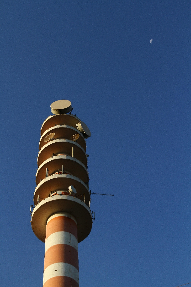 Faixa de 700 MHz é ocupada por algumas emissoras de rádio e televisão, cujas operações precisarão ser realocadas | Gilberto Abelha/ Gazeta do Povo