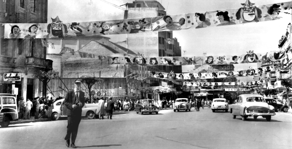 Decoração carnavalesca feita pela prefeitura na Avenida João Pessoa, atual Luiz Xavier. Em foto tirada no dia 24 de fevereiro de 1952 | Acervo Cid Destefani