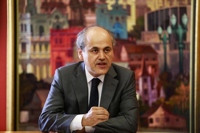 Sobre o valor da tarifa das linhas metropolitanas, a prefeitura afirma que o anúncio é de responsabilidade do governo estadual | Lineu Filho/Tribuna do Paraná