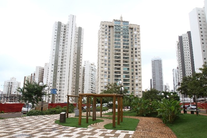 A única praça do bairro foi construída em terreno doado por uma construtora | Gilberto Abelha/ Jornal de Londrina